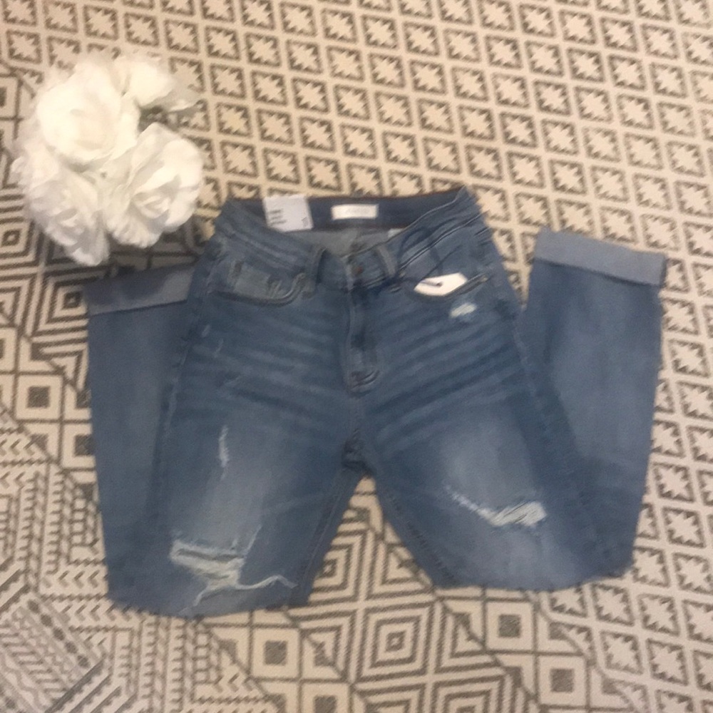 CLEARANCE ✨Low Rise Girlfriend Distressed Jeans - Picture 4 of 8